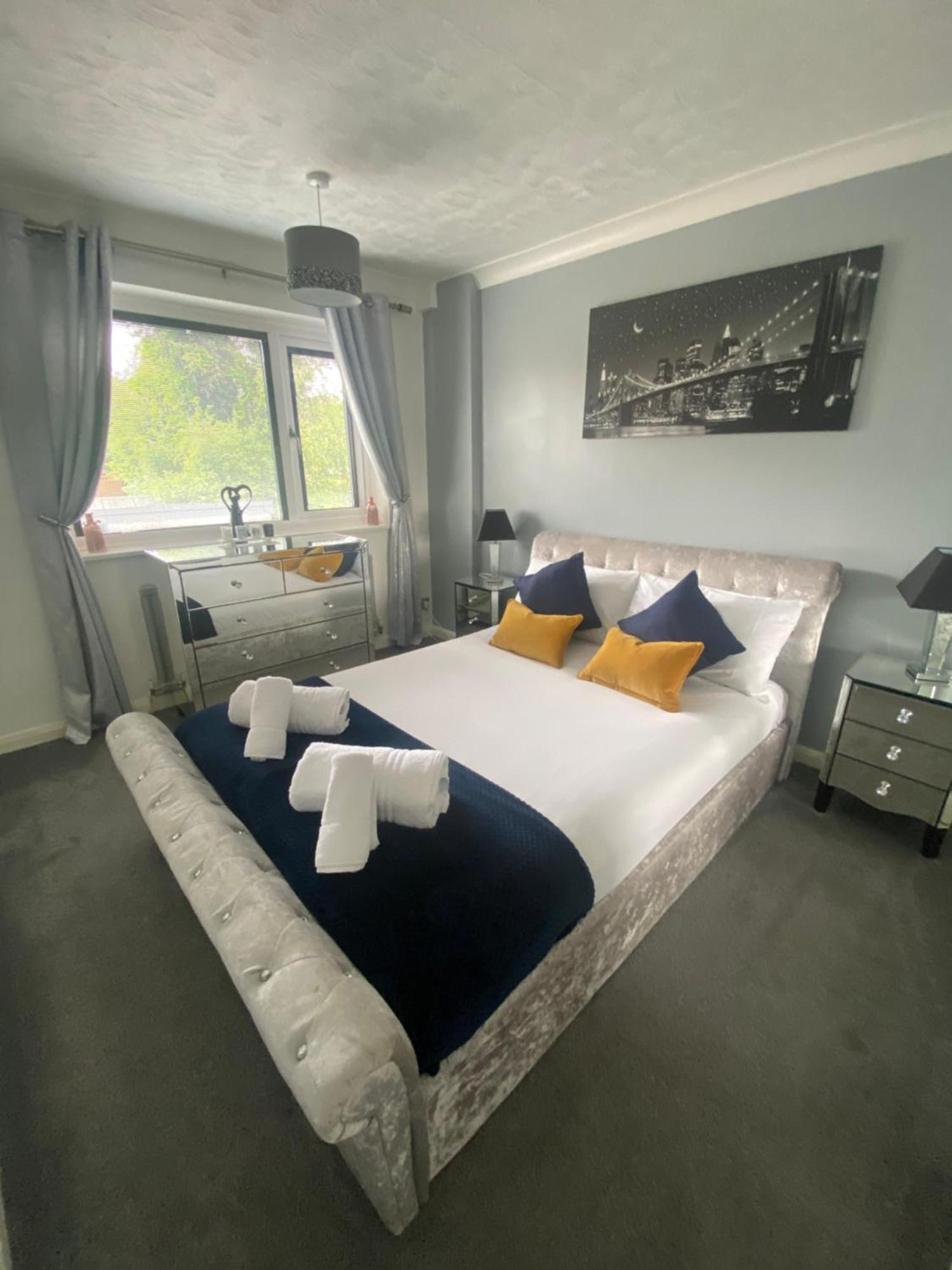The Brook House - Spacious 3 Bed Home From Home In Burton Exterior foto