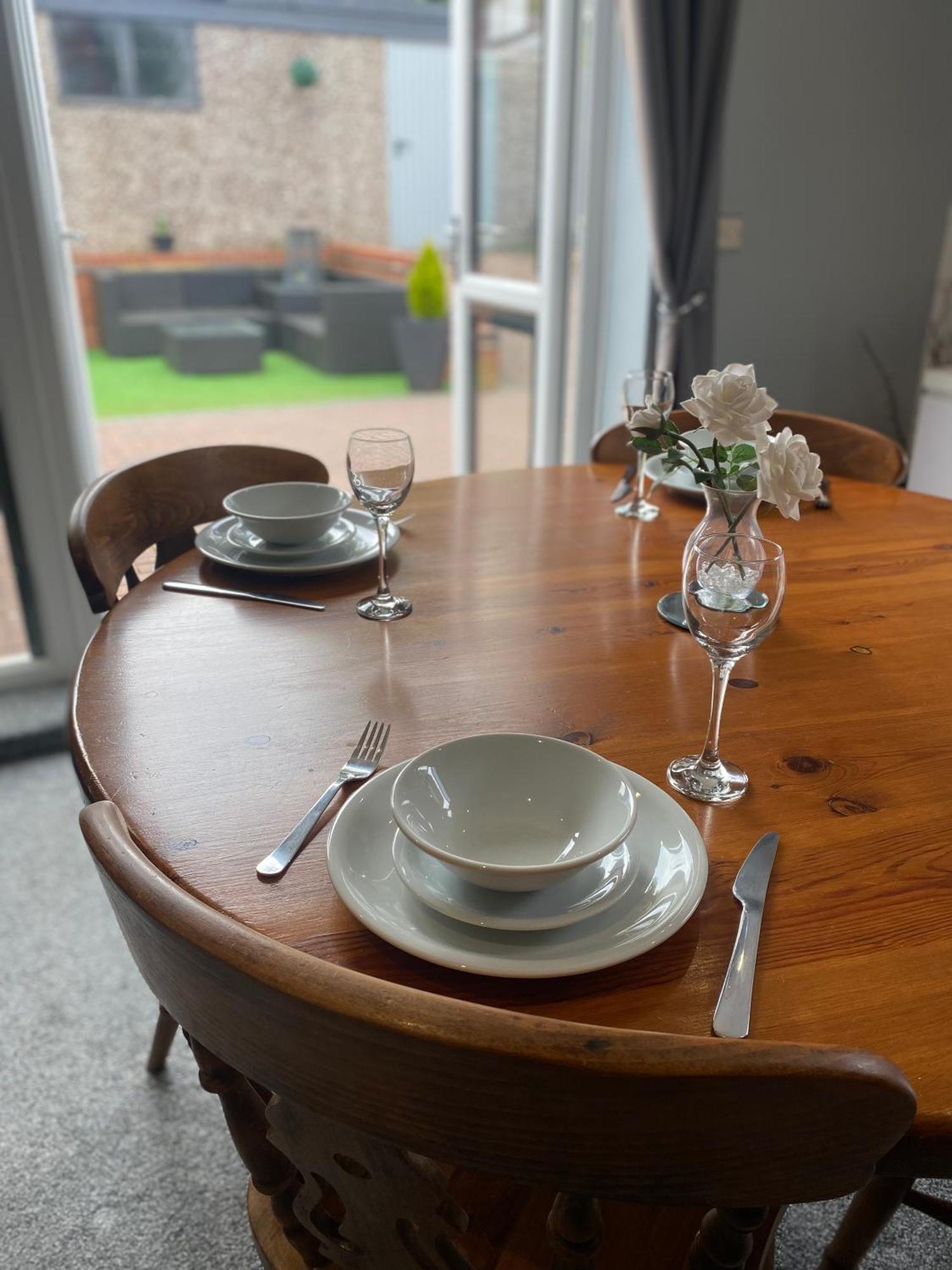 The Brook House - Spacious 3 Bed Home From Home In Burton Exterior foto
